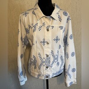 Destination 365 Eyelet Denim Jacket with Pockets
Dark Chambray 1X NWOT